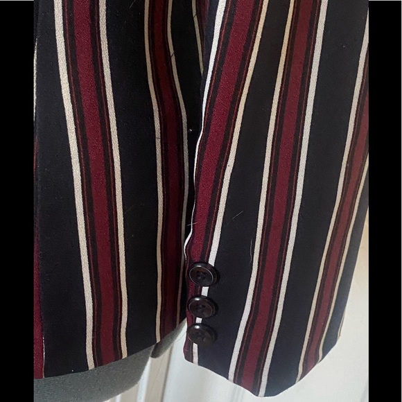 👻Striped Blazer - Picture 5 of 6